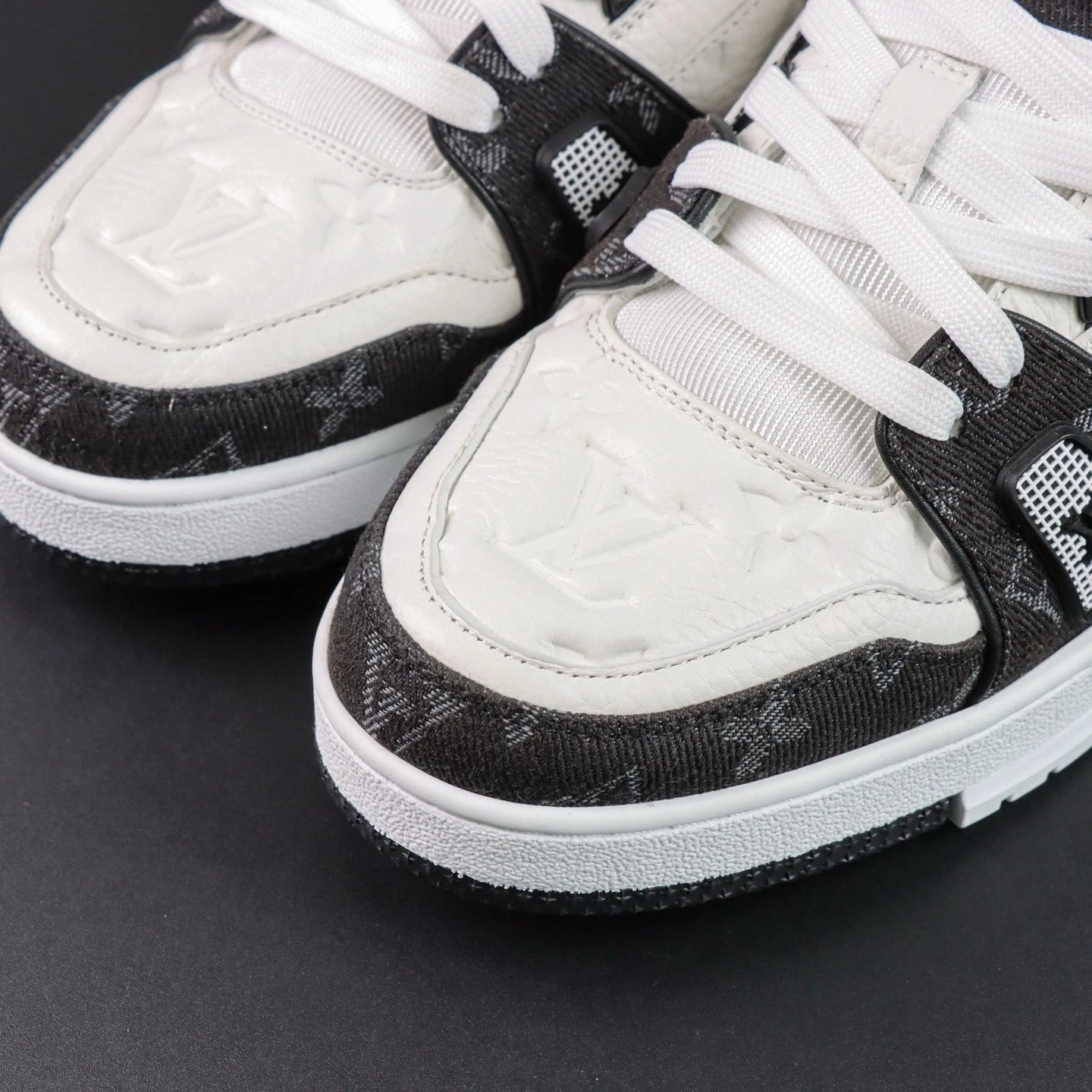 Louis Vuitton Trainer Sneaker